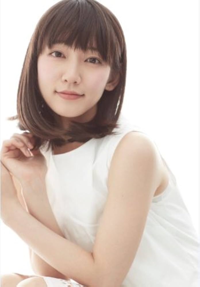 Amazon.co.jp: 吉岡里帆さん コンセプトフォトブック『13 notes