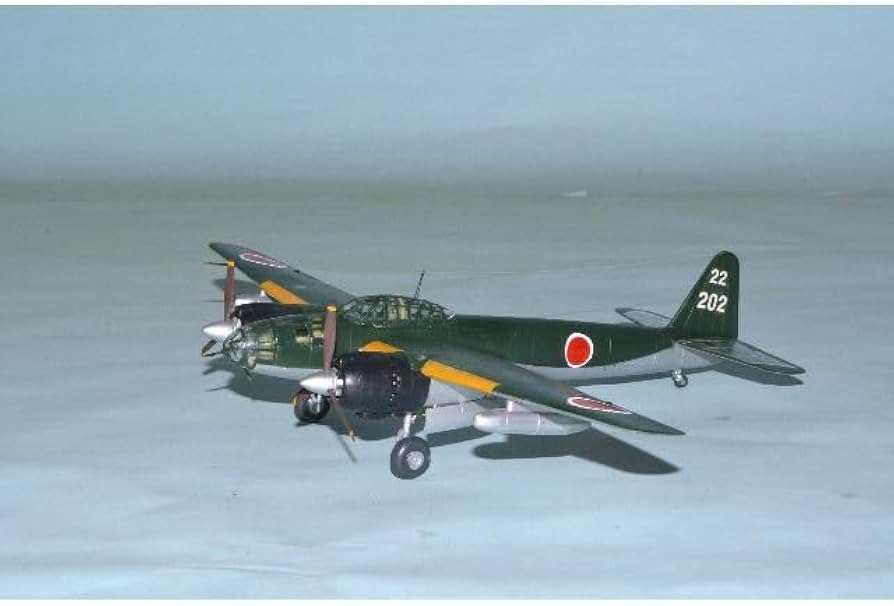 Amazon | 完成品 1/72ｽｹｰﾙ 日本海軍 陸上爆撃機『銀河』11型