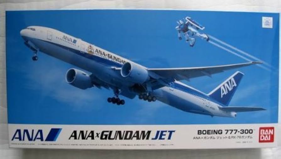 Amazon.com: 1/200?Boeing777-300 & RX-78 Gundam ANA Exclusive by