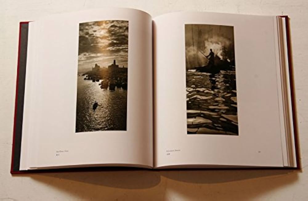 Amazon.co.jp: Fan Ho: The Living Theatre : Ho, Fan: 洋書