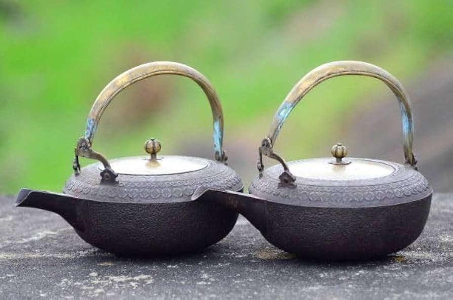 Amazon.co.jp: 時代酒器鉄製銚子一対銚子酒器鉄瓶茶道具骨董重さ1.1kg