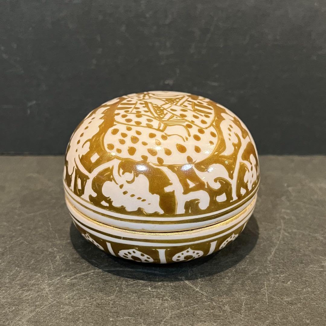 Amazon | 人間国宝 加藤卓男 ラスター彩胡姫文 香合／共箱共布しおり