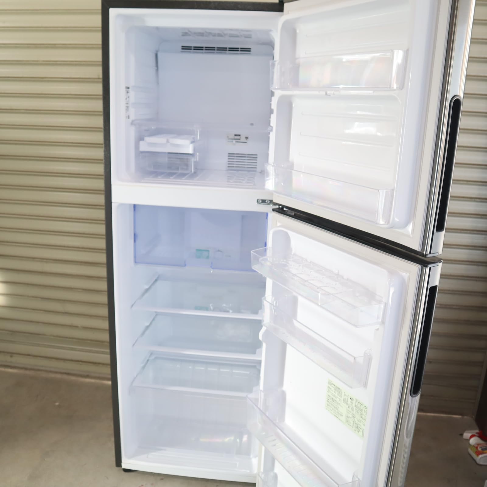 Amazon | シャープ 冷蔵庫(幅54.5cm) 225L 右開き 2ドア SJ-D23F-S