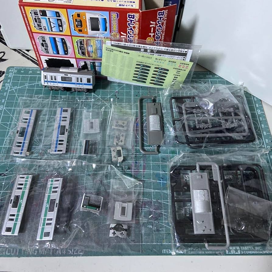 Amazon | Bトレインショーティー 小田急3000形E233系常磐線 未組立 b