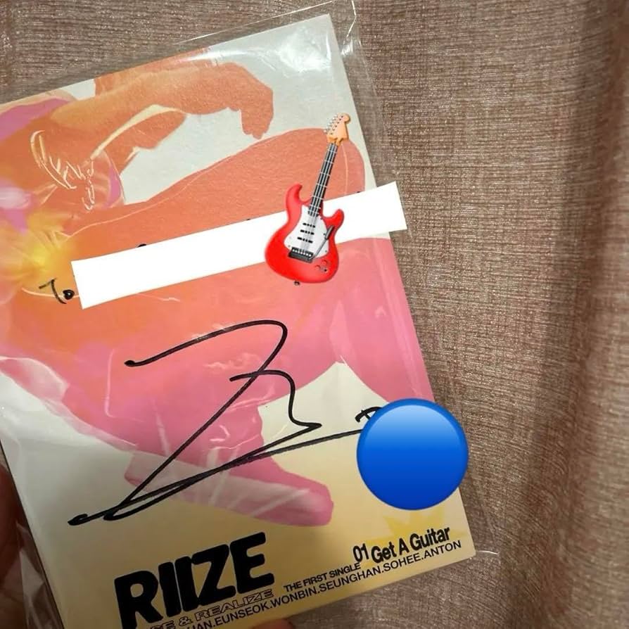 Amazon.co.jp: RIIZE ウォンビン get a guitar サイン : おもちゃ