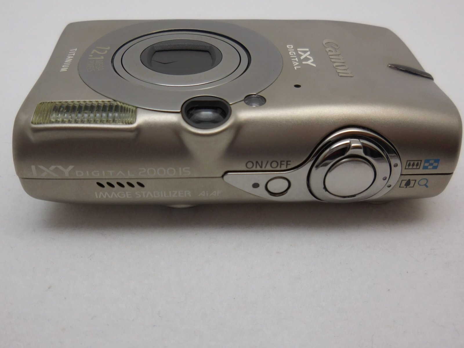 Amazon | Canon デジタルカメラ IXY (イクシ) DIGITAL 2000IS