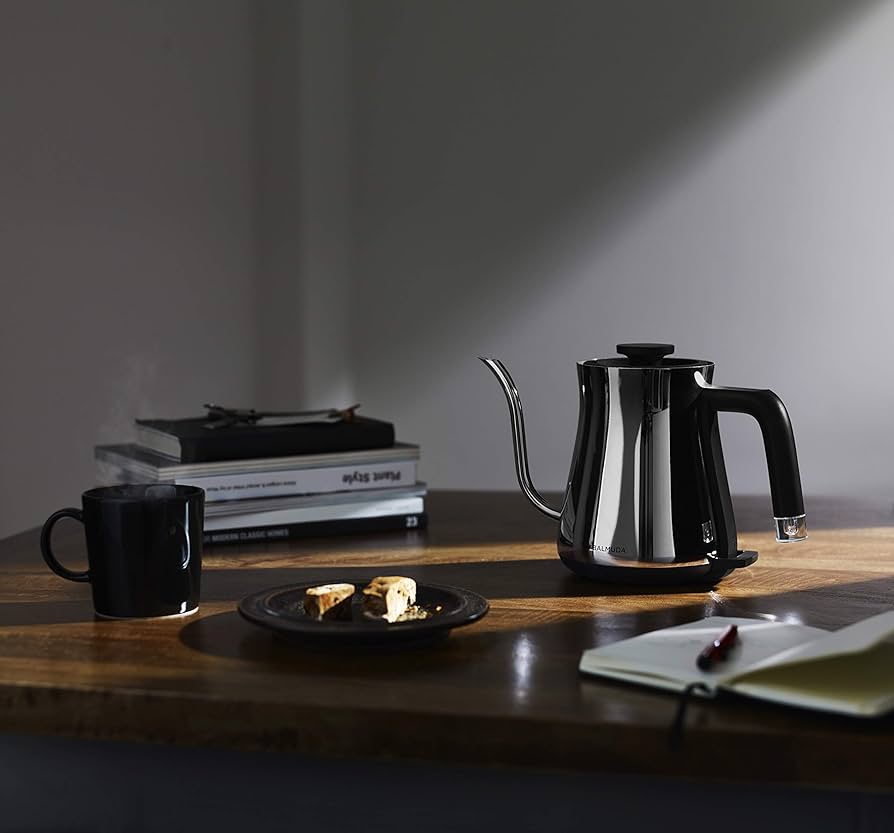 Amazon | バルミューダ 電気ケトル BALMUDA The Pot K02A-CR(クローム