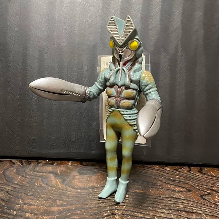 Amazon.co.jp: 初代バルタン星人 白タグ ソフビ ウルトラ怪獣シリーズ