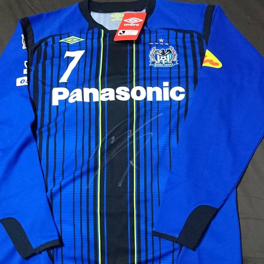 Amazon.co.jp: 遠藤保仁 直筆サイン入り 貴重長袖 ユニフォーム ガンバ