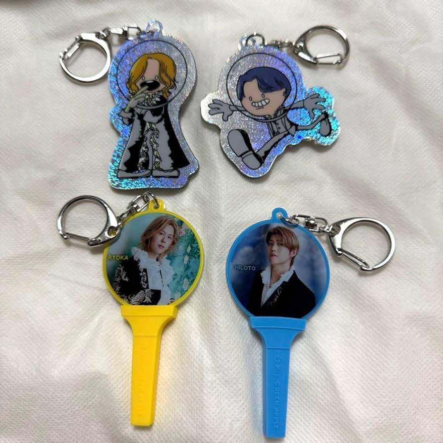 Amazon.co.jp: Mrs. GREEN APPLE 若井滉斗 藤澤涼架 キーホルダー 4個