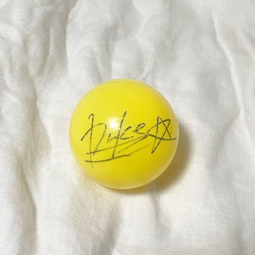 Amazon.co.jp: Hey!Say!JUMP 山田涼介 サインボール : おもちゃ