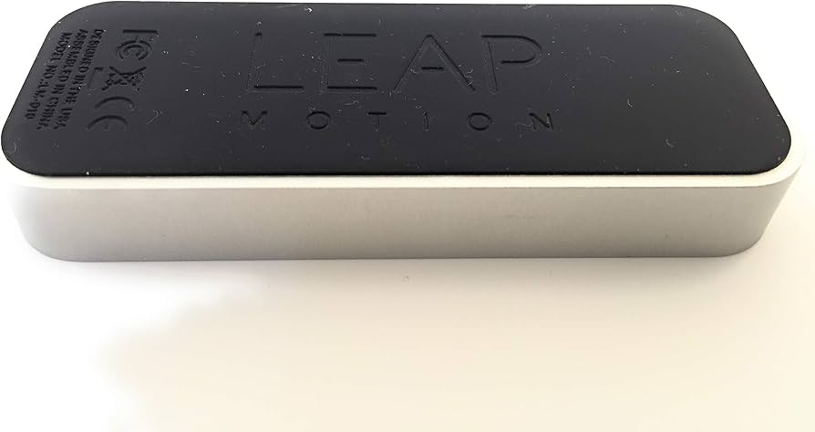 Amazon.co.jp: Leap Motion 小型モーションコントローラー 3D