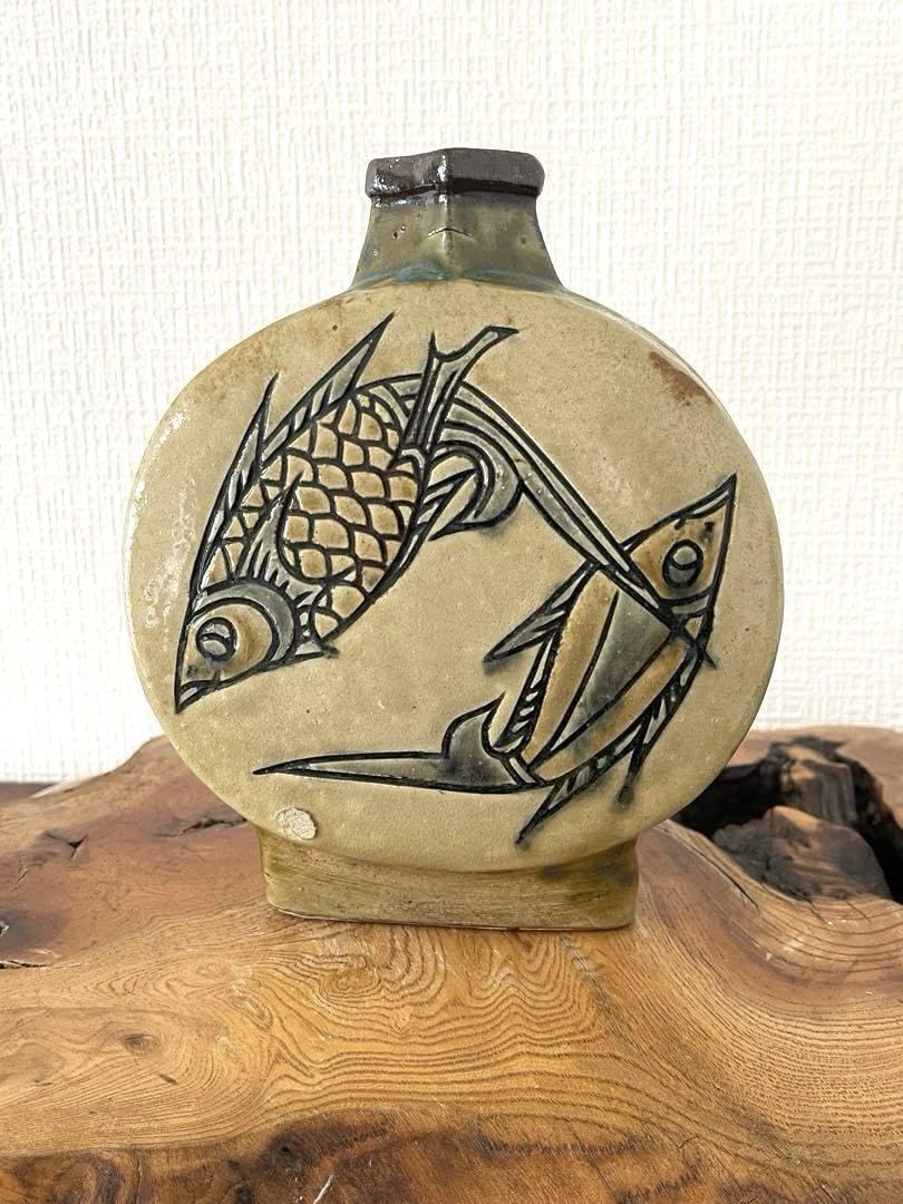 Amazon.co.jp: 壺屋焼 金城次郎長女 宮城須美子 魚紋花瓶 花入れ 沖縄