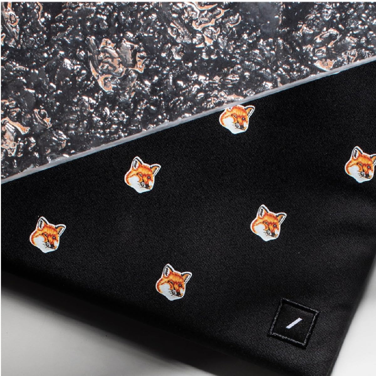 Amazon.co.jp: All Over Fox Head Sleeve for Macbook 15/16