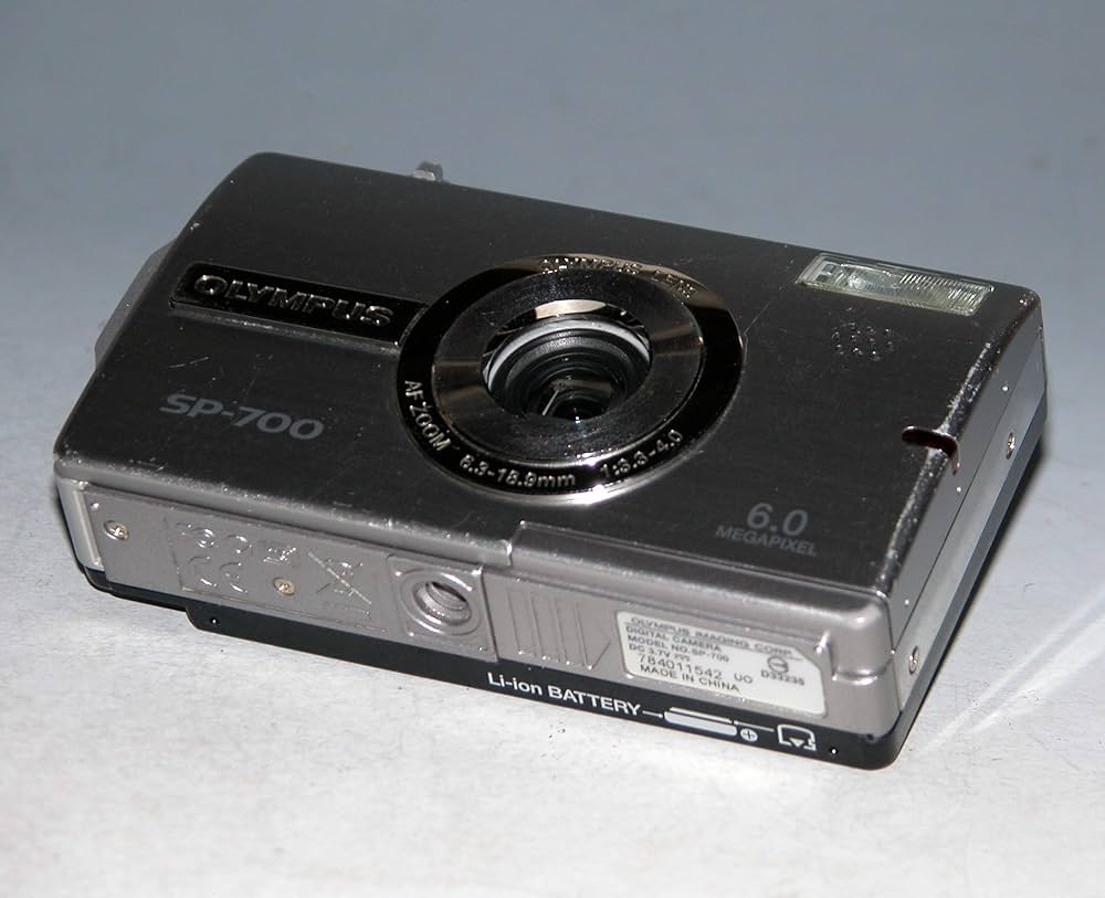 Olympus Sp-700 6 Megapixel Digital Camera: Amazon.co.uk