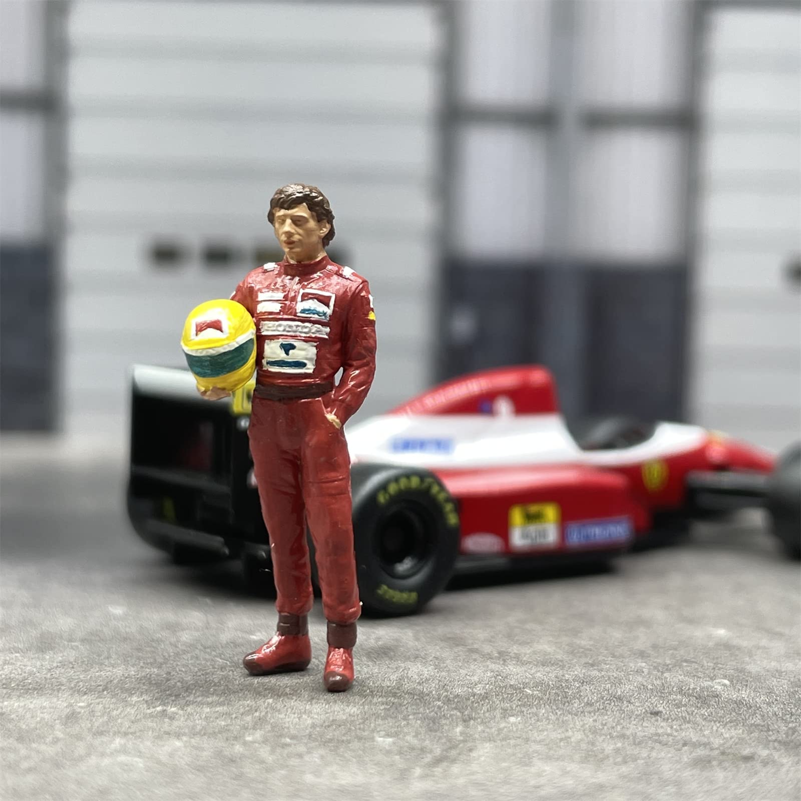 Amazon.co.jp: 1/64スケールフィギュアクラシックF1ドライバーAyrton