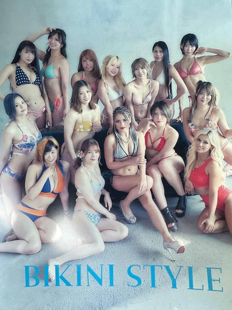 Amazon.co.jp: 女子プロレス マリーゴールド 水着写真集 BIKINI S LE