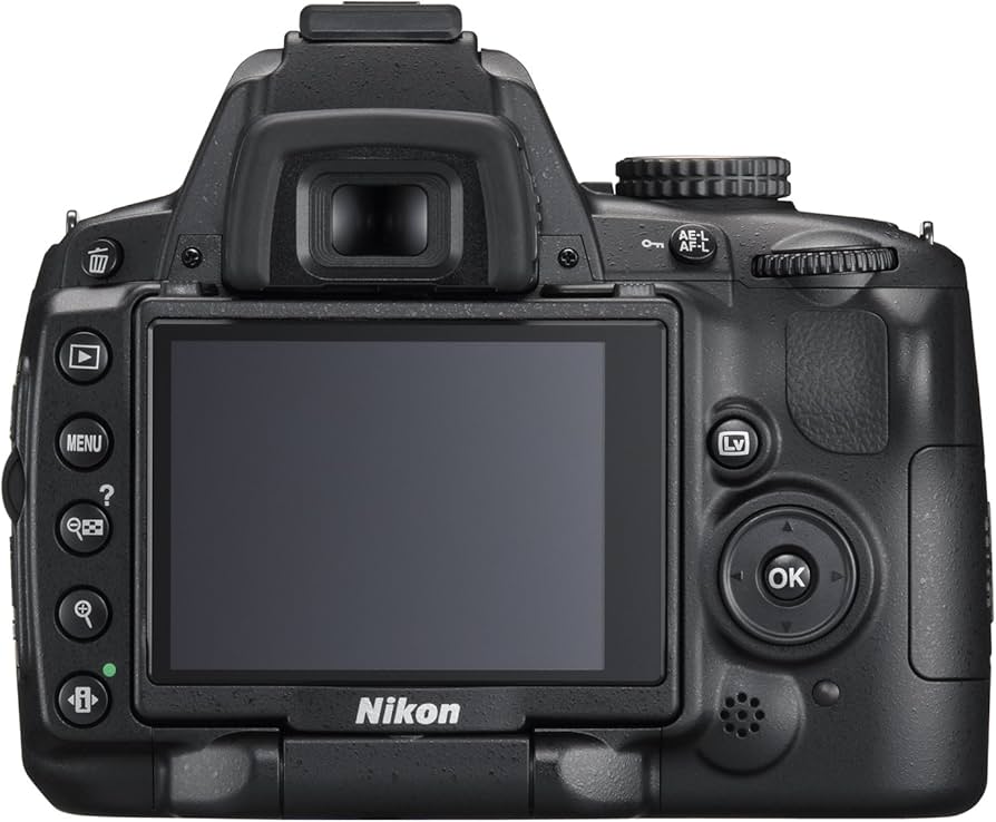 Amazon.com : Nikon D5000 DSLR Camera with 18-55mm f/3.5-5.6G VR