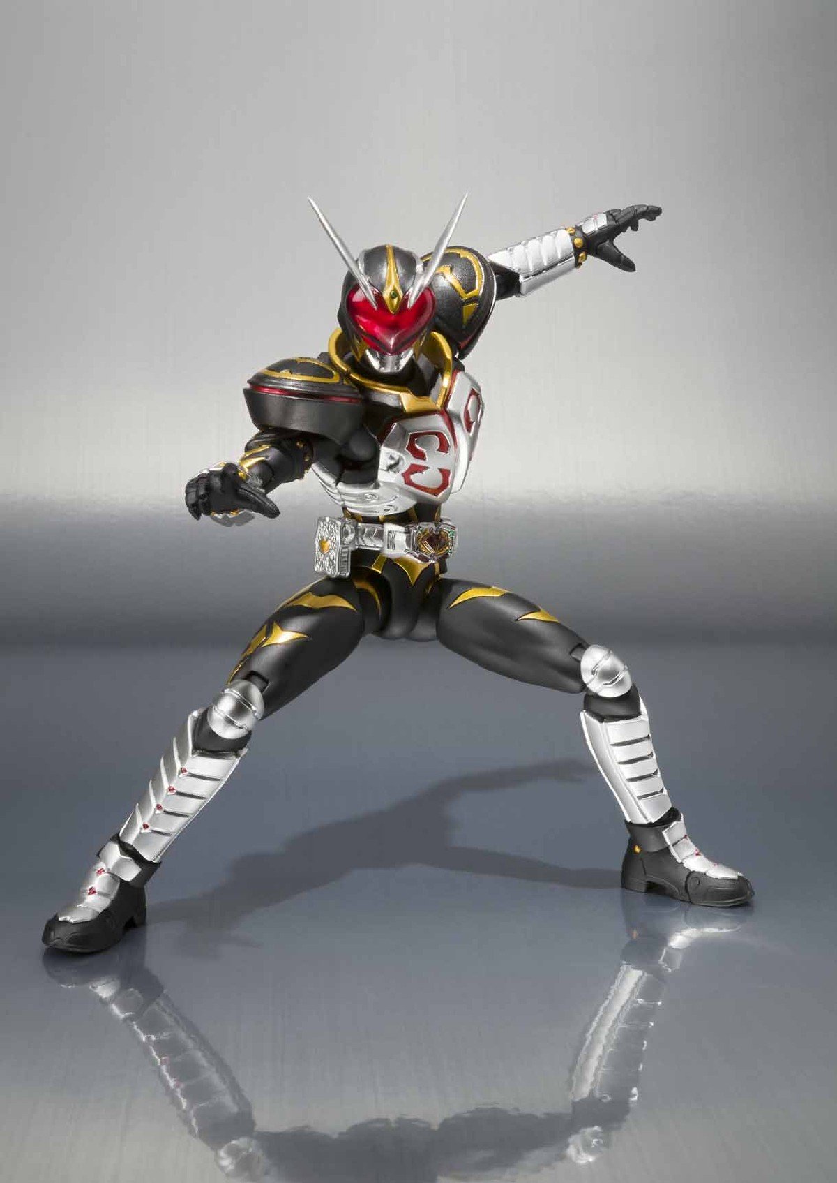 Amazon.co.jp: TAMASHII NATIONS S.H.フィギュアーツ 仮面ライダー