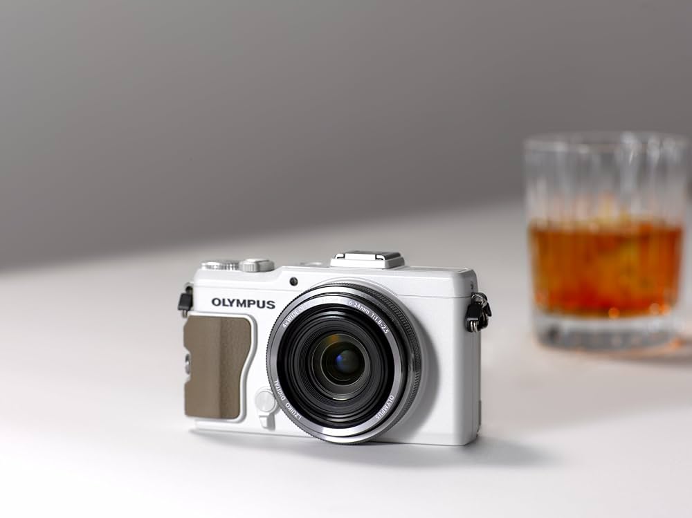 Amazon | OLYMPUS デジタルカメラ STYLUS XZ-2 1200万画素 裏面照射型