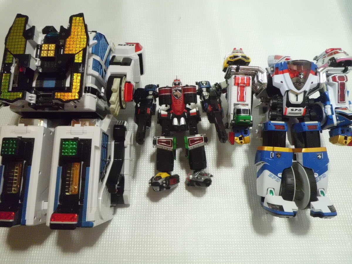 Amazon.co.jp: デカレンジャー DX スーパーデカレンジャーロボ デカ