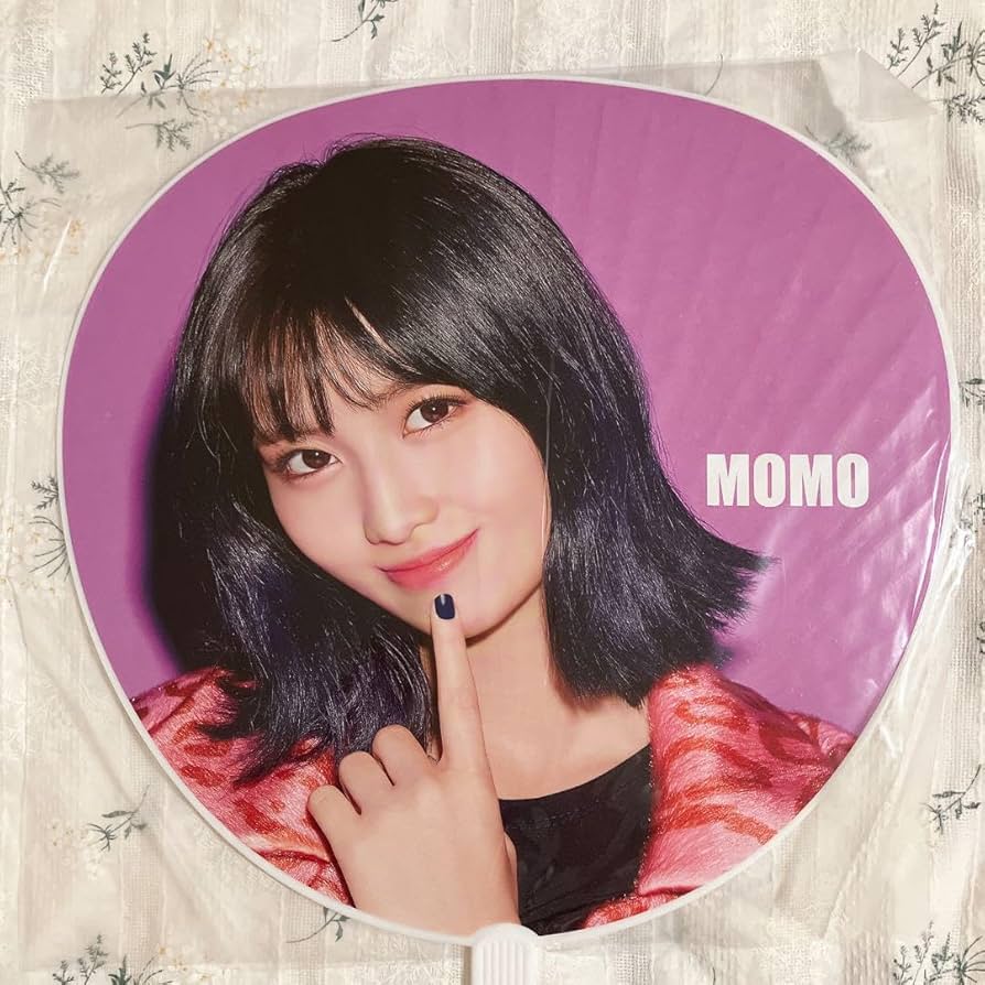 Amazon.co.jp: ? TWICE モモ one more time うちわ ライブグッズ 団扇