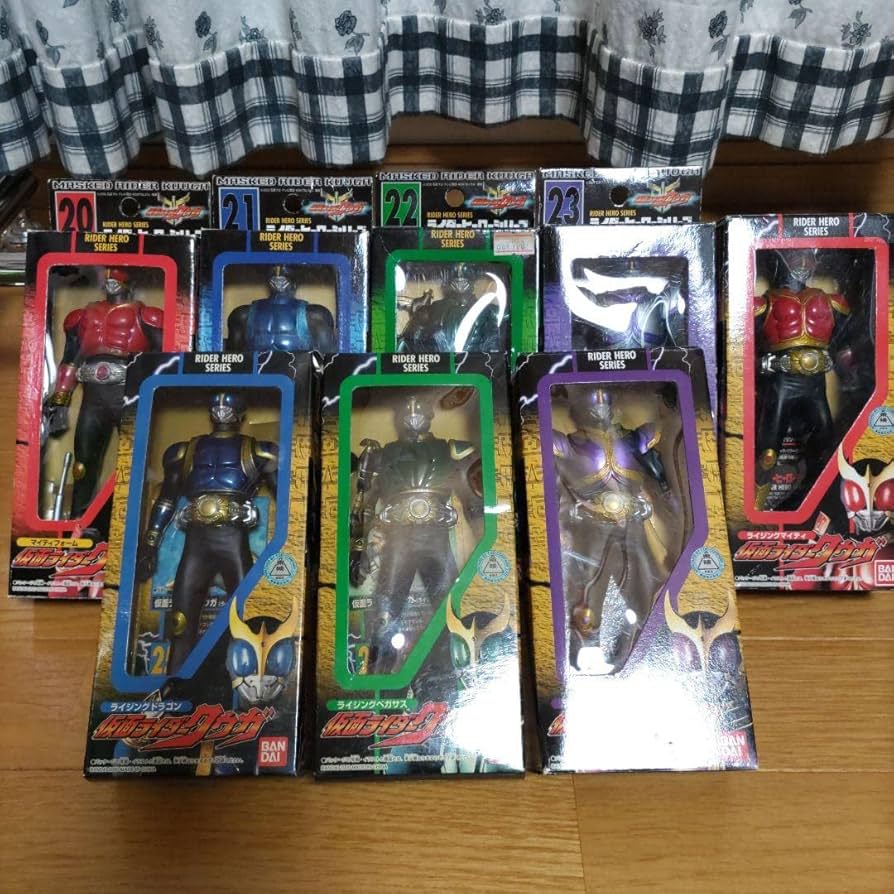 Amazon.co.jp: 仮面ライダークウガ ソフビ 8体セット 箱に切取りあり