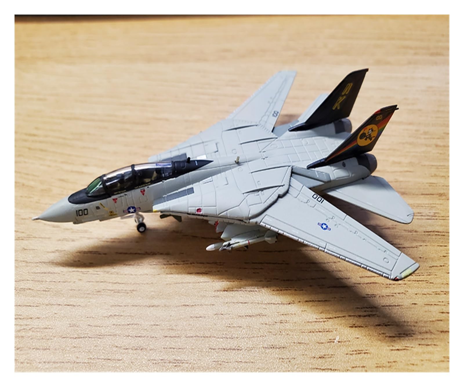 Amazon.co.jp: 1/200 スケール F14 F-14D 米海軍 VF-31 トムキャット