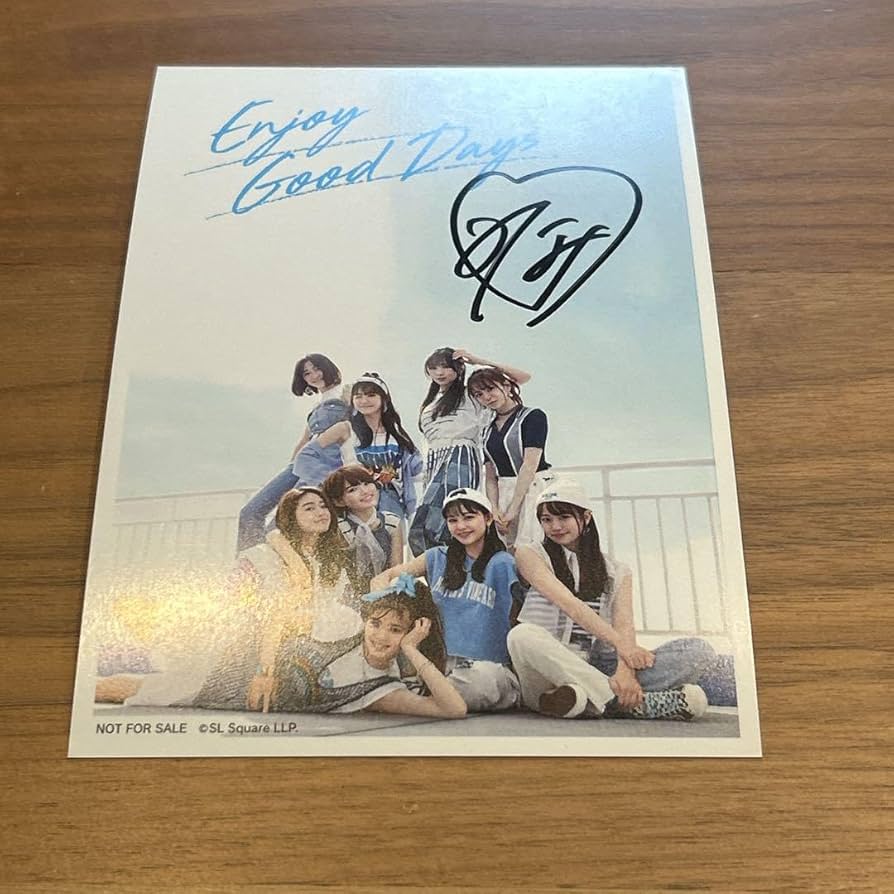 Amazon.co.jp: girls2 菱田未渚美 みなみちゃん 直筆サイン入り : おもちゃ