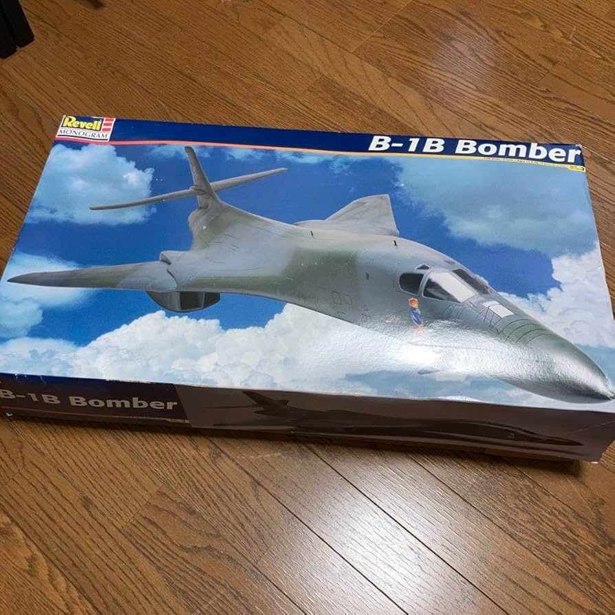 Amazon.co.jp: 148 Revell B-1B Bomber レベルモノグラム : ホビー