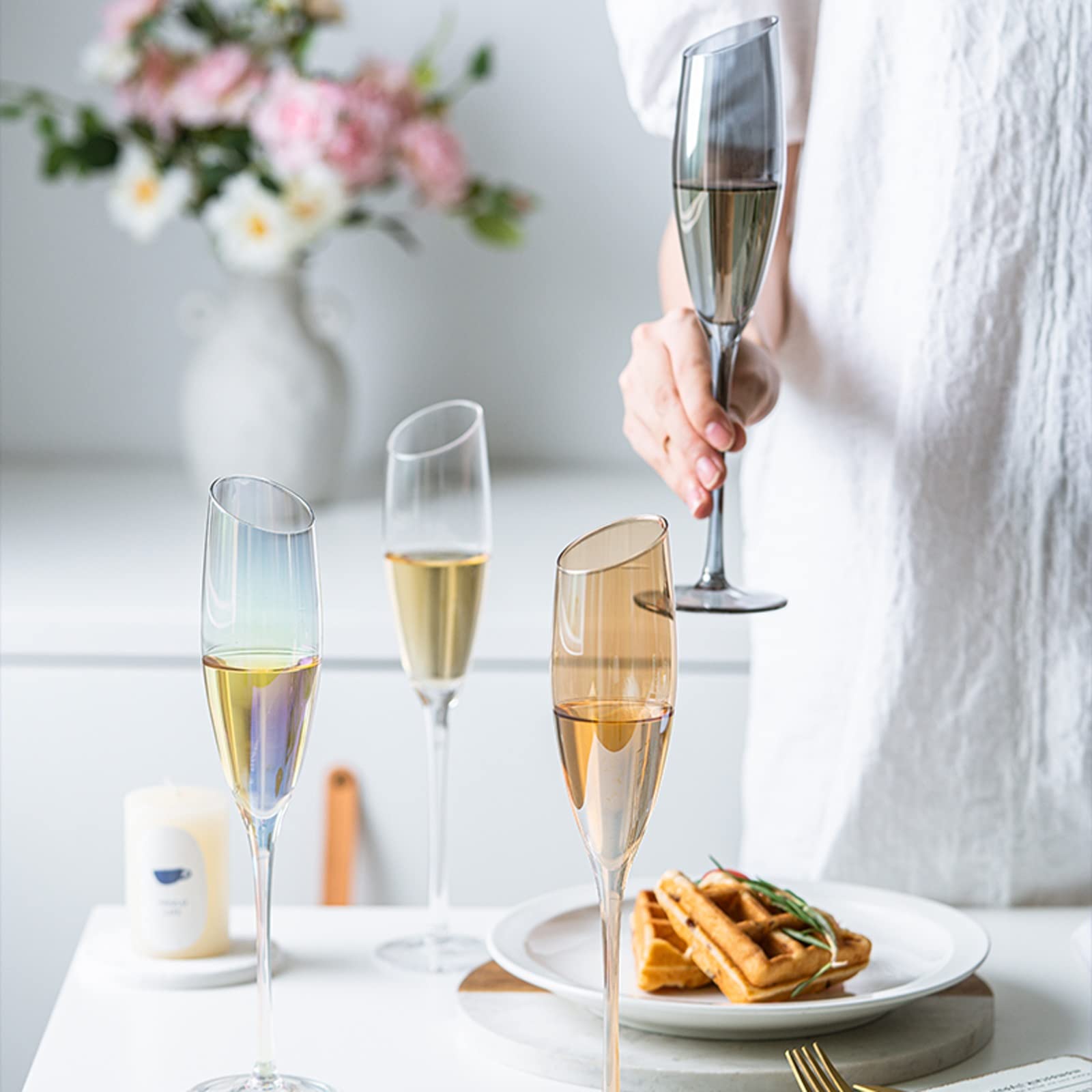 Amazon | シャンパンフルート クリエイティブ斜めシャンパングラス 180