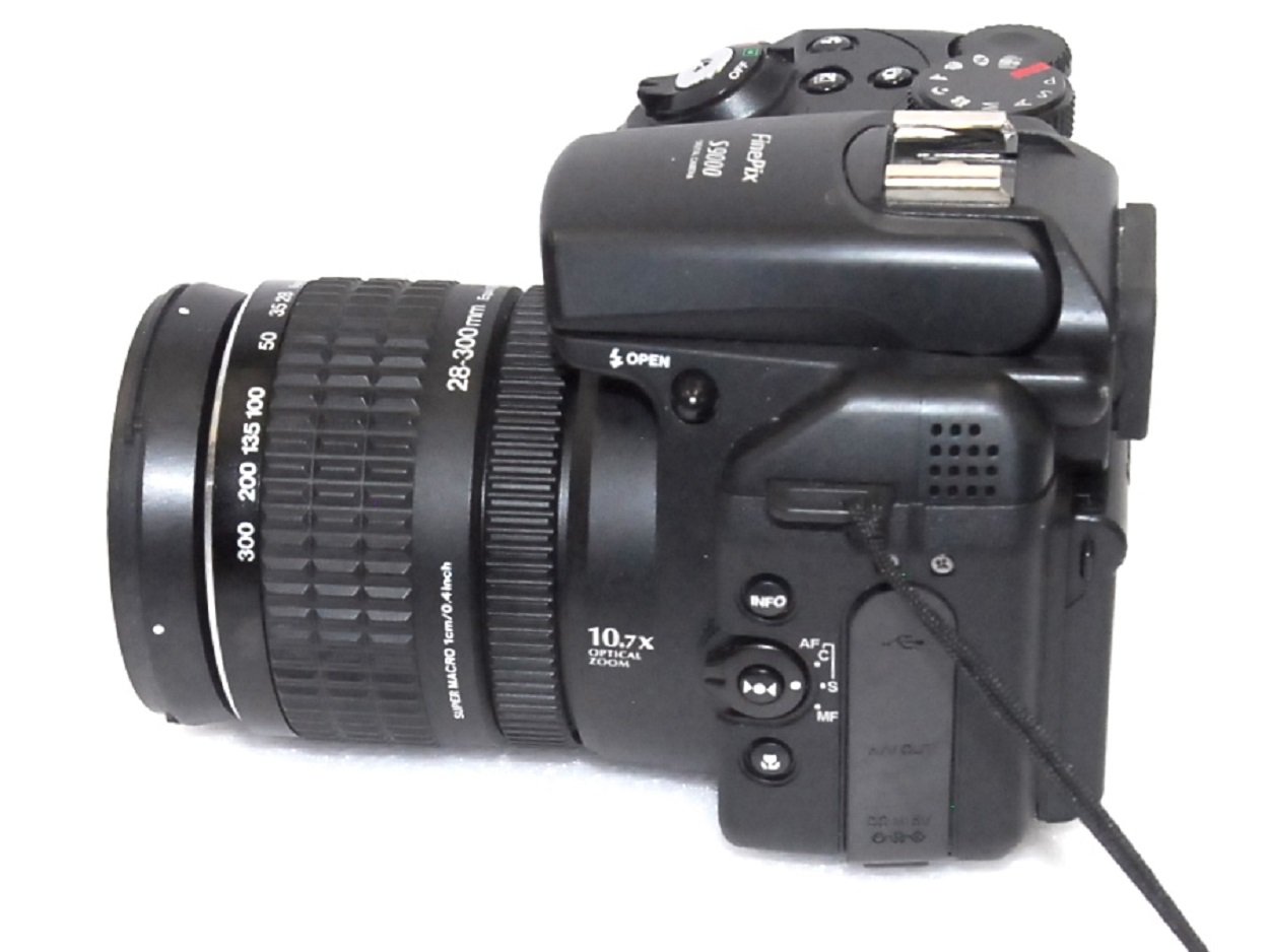 Amazon | FUJIFILM デジタルカメラ FinePix(ファインピックス) S9000