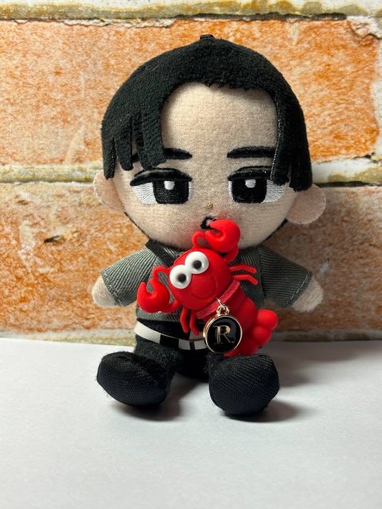 Amazon.co.jp: ?? ザリガニさん 目黒蓮 すのチル ぬい服 SnowMan