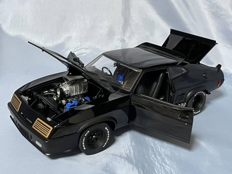 Amazon | オートアート製 (マッドマックス) インターセプターフォード