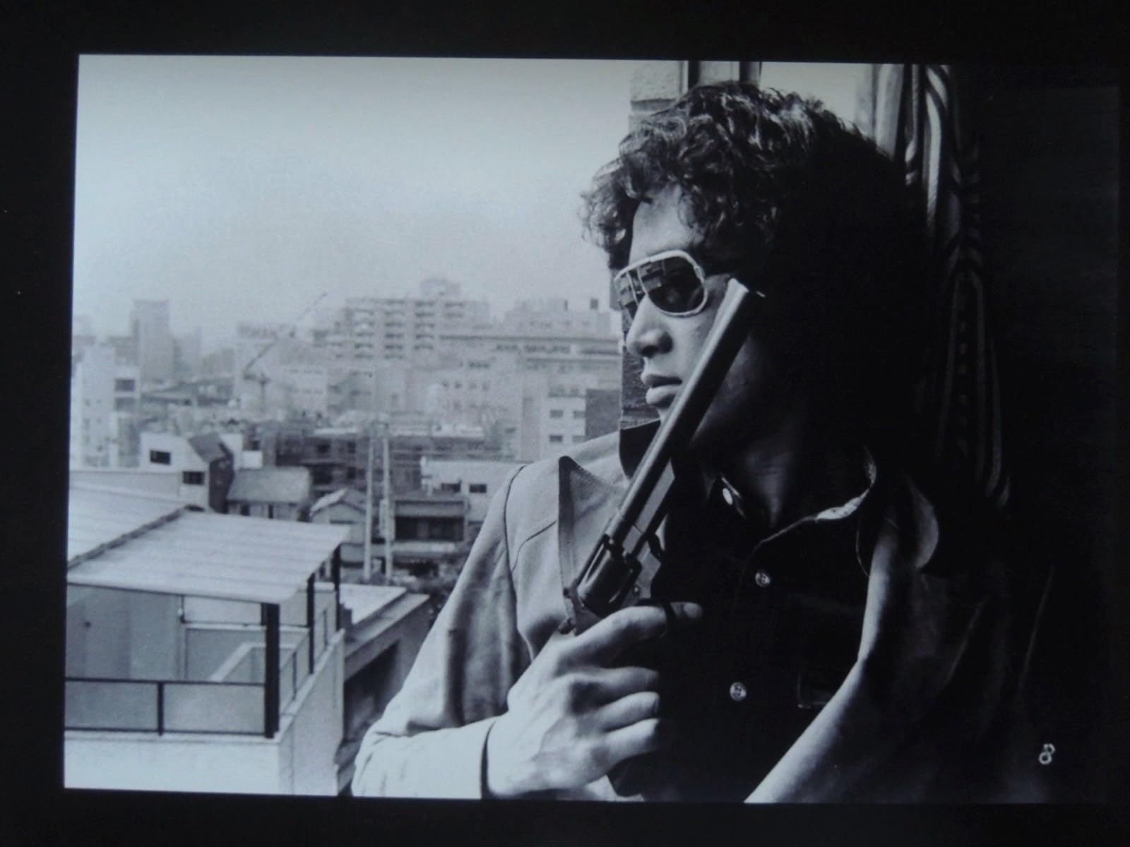 Amazon.co.jp: A4 額付き ポスター 松田優作 Yusaku Matsuda モノクロ