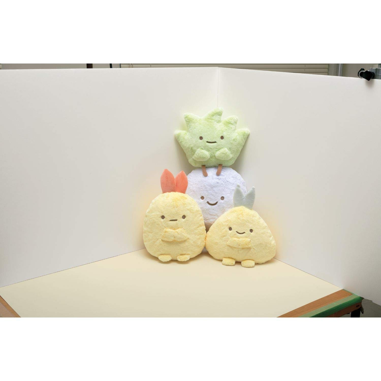 Amazon.co.jp: すみっコぐらし みにっコとあそぼ きらもふぬいぐるみ