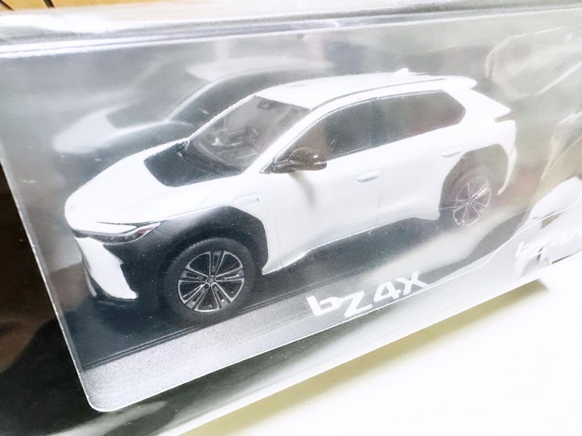 Amazon.co.jp: トヨタ bZ4x プラチナホワイトパール 089 色見本 1 30
