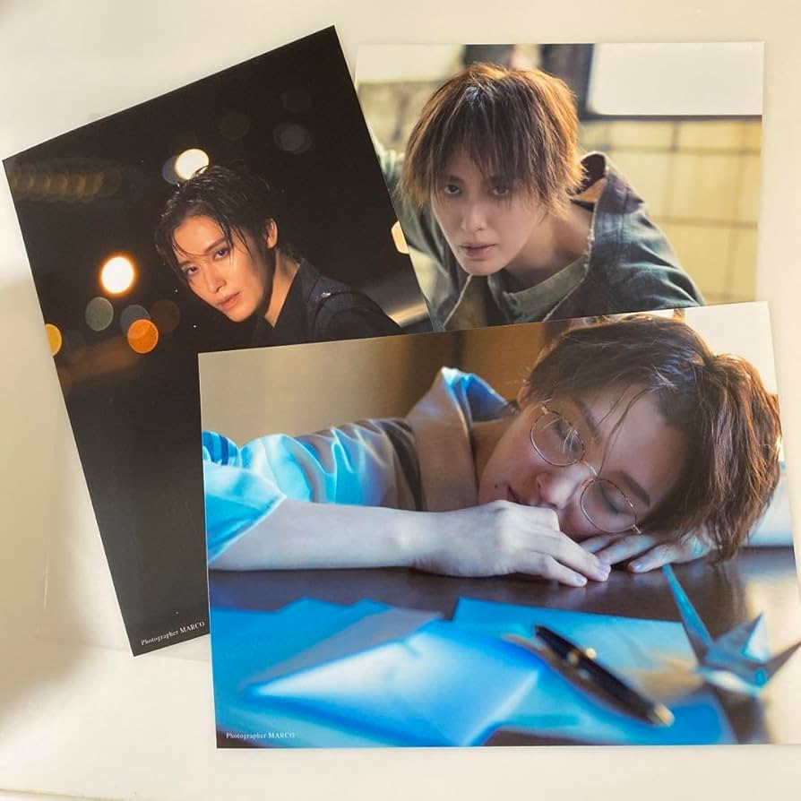 Amazon.co.jp: 宝塚歌劇団 月組 月城かなと 写真集 2L 最新フォト 3枚