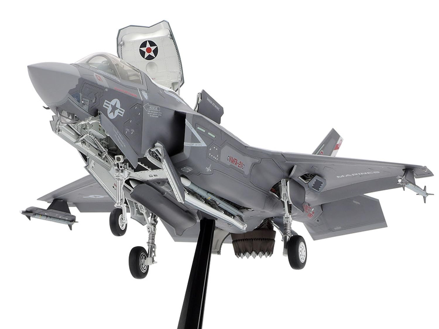 Amazon.com: Tamiya 61125 1:48 US F-35B Lightning II - Faithful