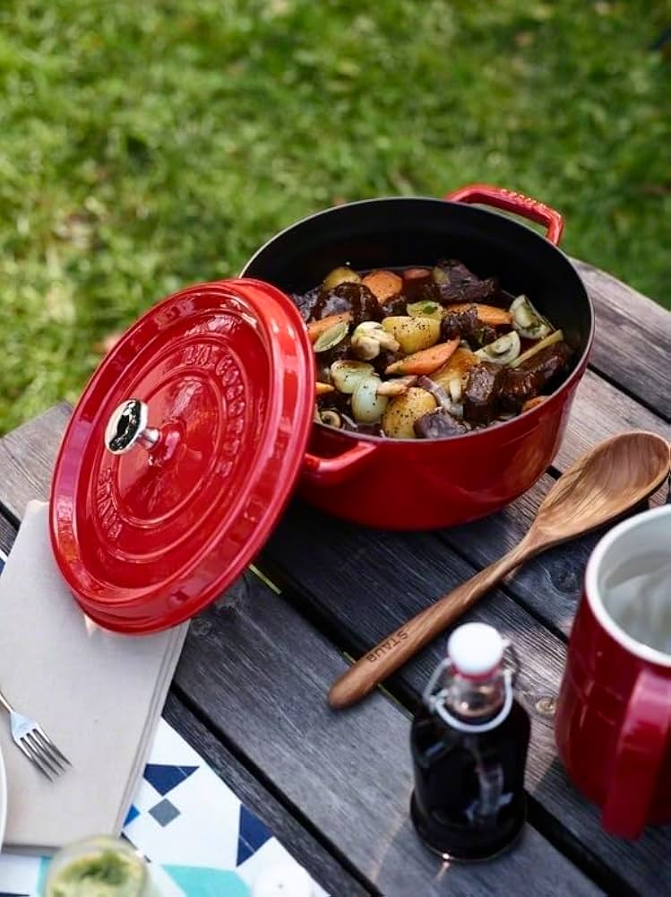 Amazon.co.jp: staub ストウブ 「 ピコ ココット ラウンド チェリー