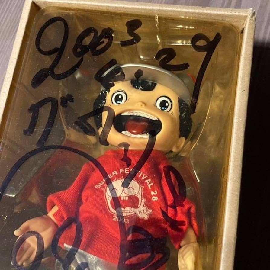 Amazon.co.jp: 家宝楳図かずお直筆サイン入りKAZZver.変身まことちゃん