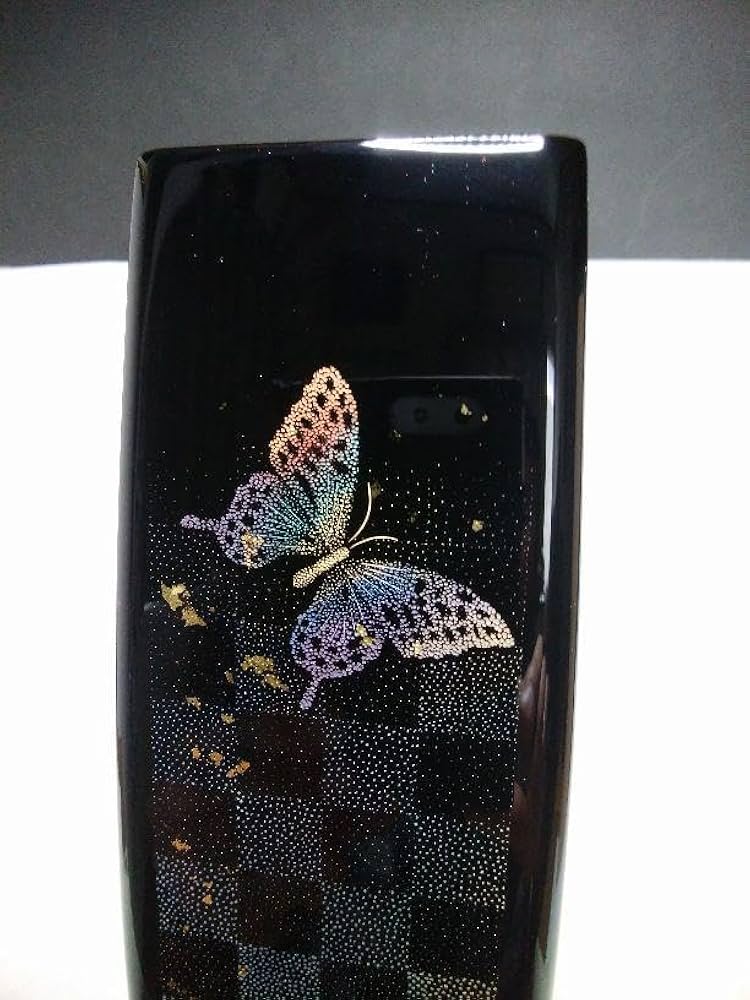 Amazon.co.jp: 輪島塗り沈金 蝶と市松模様の花器 : ホーム＆キッチン