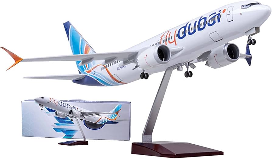 Amazon.co.jp: ドバイ航空航空機ボーイング737MAX 1/85 18.5インチ