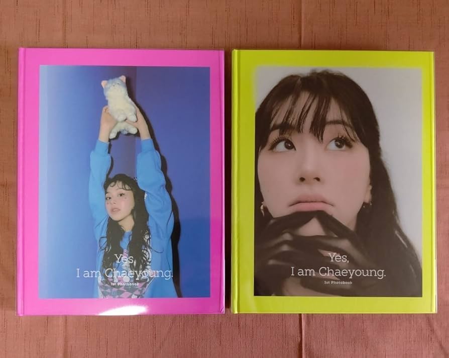 Amazon.co.jp: Yes, I am Chaeyoung. 写真集 2冊セット TWICE チェヨン