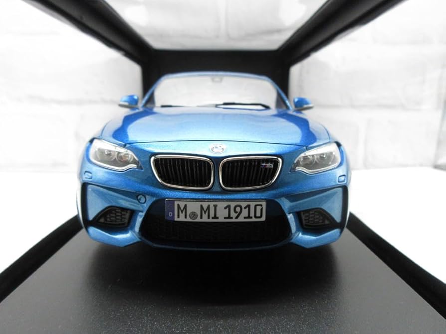 Amazon | ミニカー 1/18 BMW M2 クーペ ロングビーチブルー ディーラー