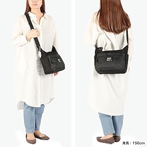 Amazon | [moz] ショルダーバッグ リフレクター付き 軽量 ななめ掛け