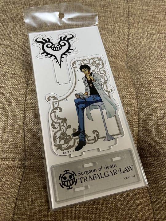 Amazon.co.jp: ワンピ ース トラファルガー ロー アクリルスタンド