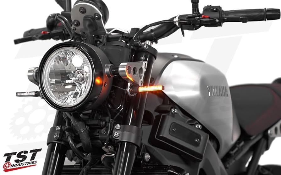 日本未発売 ! TST Industries XSR900 LEDウィンカー内蔵 スモーク
