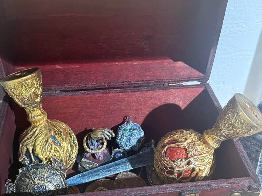 Amazon.co.jp: エルデンリング 赤+青の聖杯瓶 : おもちゃ