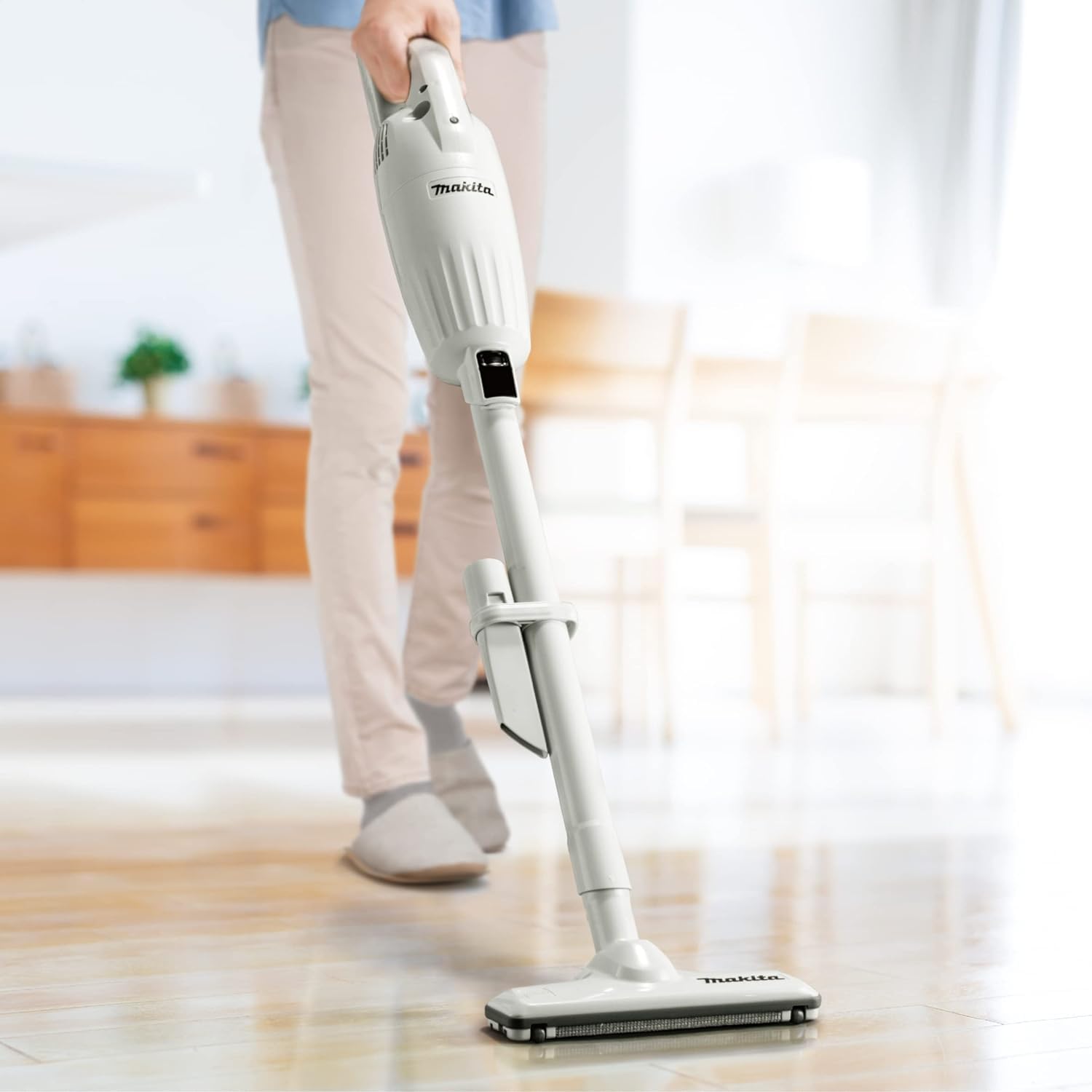 Amazon | 充電式クリーナー CL116DWI アイボリー 10.8V 2Ah 充電器付き